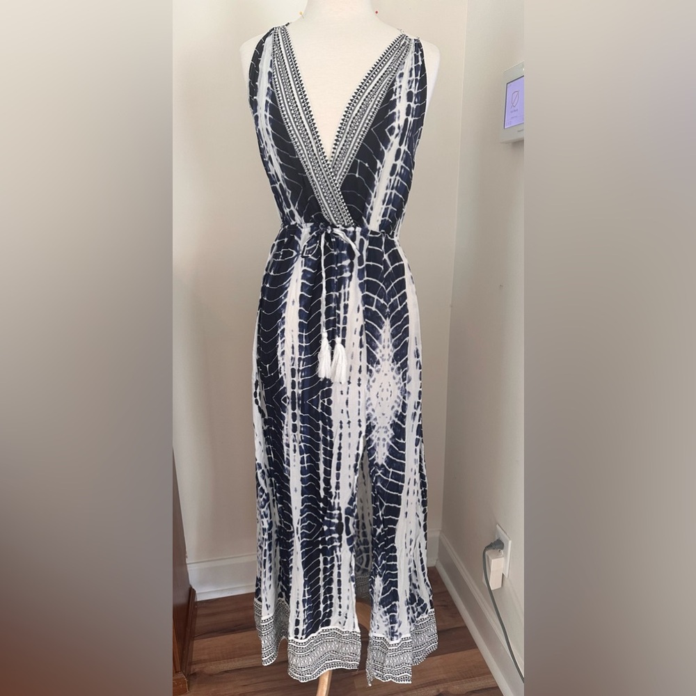 VENUS Blue and White Patterned Dress